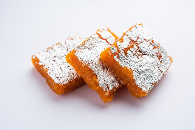 Photo moti pak or motichur barfimotichoor burfi is a popular indian sweet for diwali special occassion