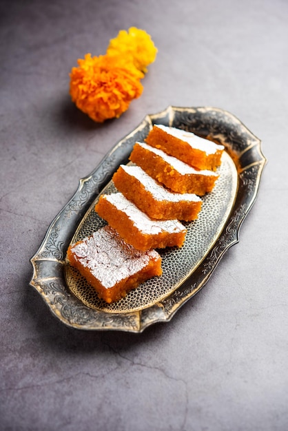 Moti Pak of Motichur barfimotichoor burfi is een populair Indiaans zoet voor speciale gelegenheden op Diwali.