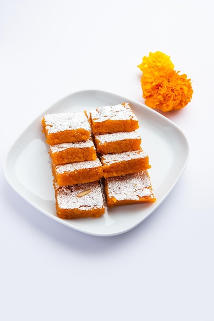 Moti Pak of Motichur barfimotichoor burfi is een populair Indiaas snoepje voor speciale diwali-gelegenheden