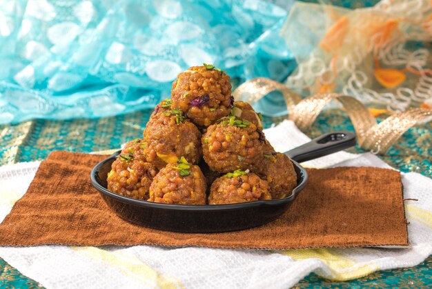 Motichur rabri laddu