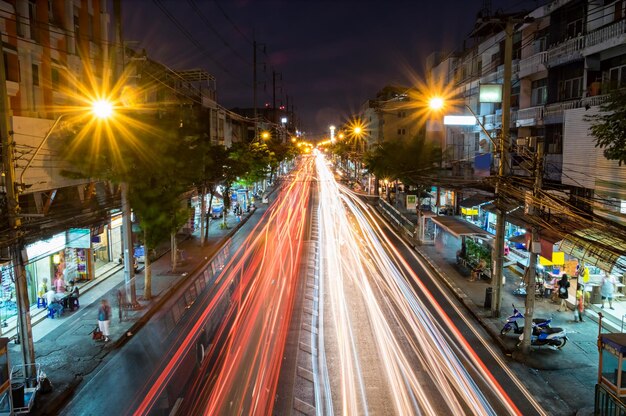 Motion verkeerslicht auto in bangkok