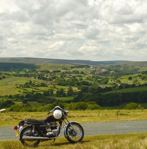 Photo motorbike on moorland