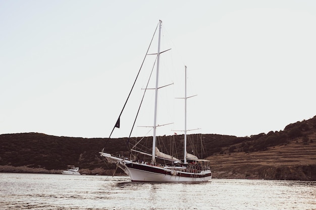 Motorjacht in de zee