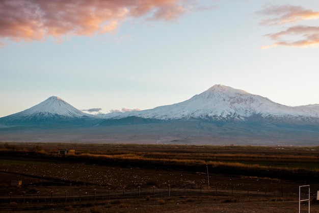 Mount Ararat vanuit Armenië bij zonsondergang