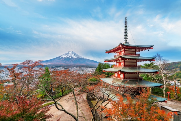 富士山、秋のチュレイトパゴダ - 日本。