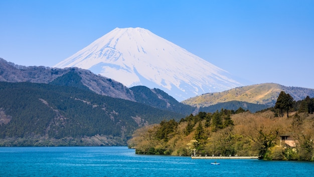 mount fuji in japan