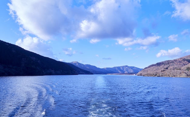 Foto monte fuji con il lago ashi da hakone.