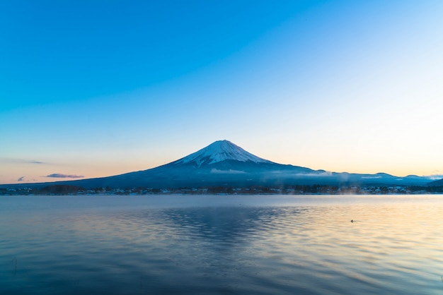 河口湖の山富士山。