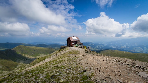 オーストリアのツィルビッツコーゲルの山小屋
