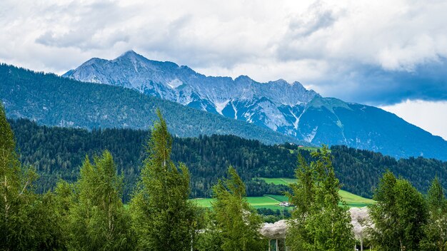 オーストリアの山の風景