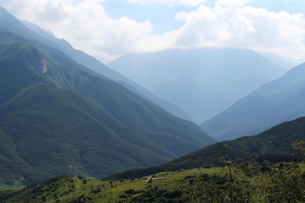 Foto sfondo del paesaggio montuoso