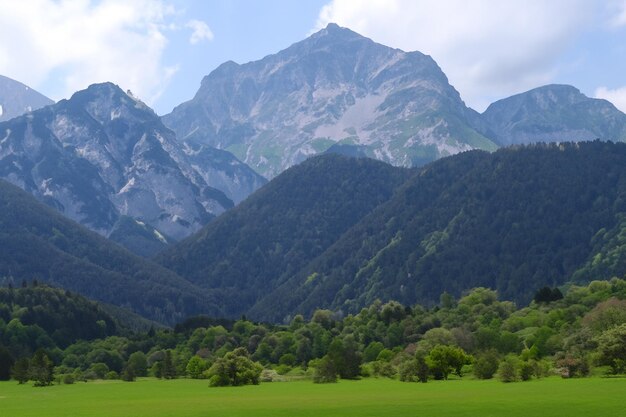 山岳風景の背景