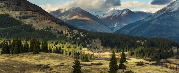 Горный пейзаж в Скалистых горах Колорадо, Колорадо, США.