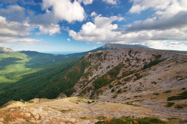 Foto paesaggio montuoso composizione della natura