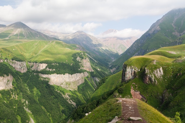 ヨーロッパの山の風景