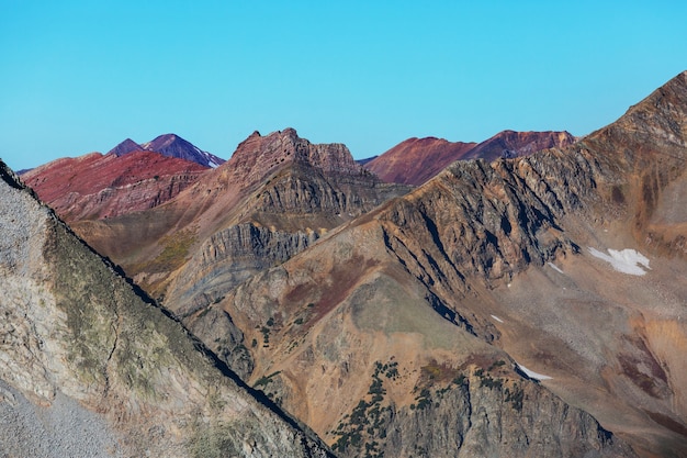 アメリカ合衆国コロラド州ロッキー山脈の山の風景。