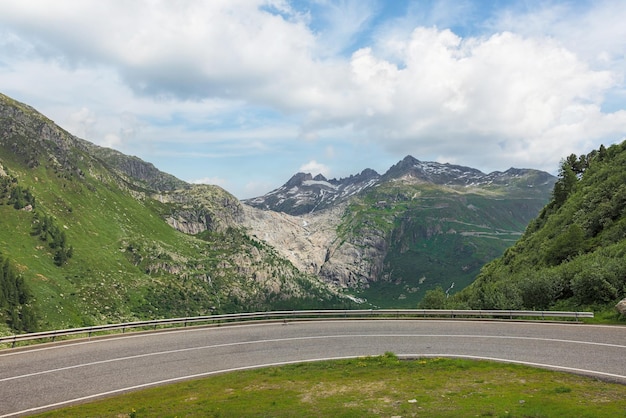 Горный пейзаж швейцарских альп