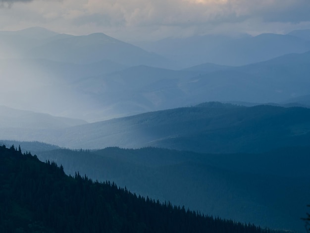 写真 山の風景