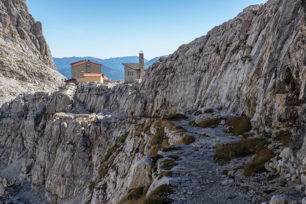 ドロミテアルプスの山頂イタリアの美しい自然シャレーペドロッティ