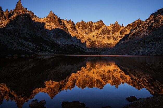 写真 湖に映る山