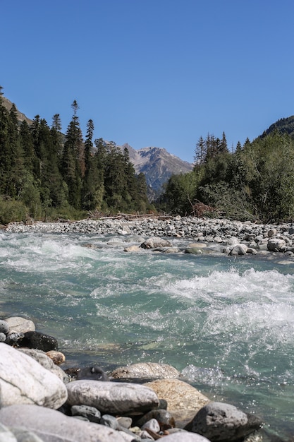 Foto mountain river and mountain view,