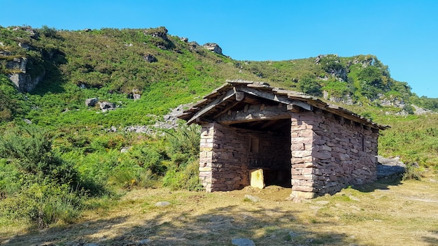 Mountain stone shelter for the shepherd in the Puy de DÃÂ´me