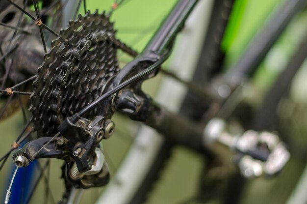 Mountainbike reparatie De beste werkplaats Achterwiel en cassette close-up