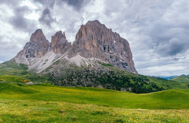 Foto montagne nelle alpi