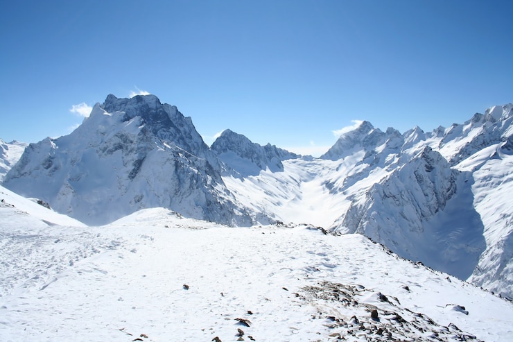 Photo in the mountains of dombai, caucasus