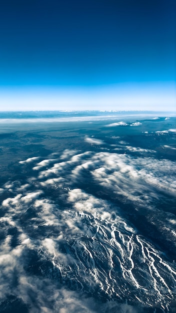 飛行機からの山