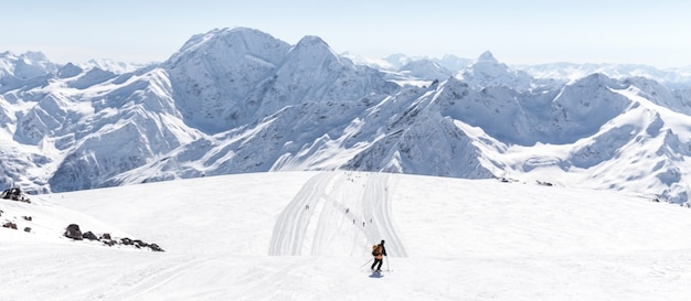 Foto paesaggio delle montagne