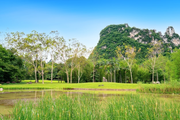 中国広西チワン族自治区の山と川