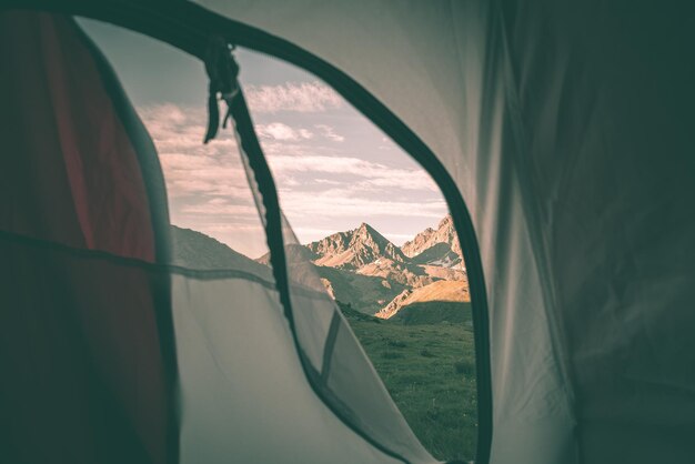 Photo mountains seen through tent