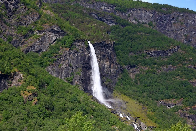 Flamsbana를 따라 있는 산과 계곡 The Flam Railway Norway