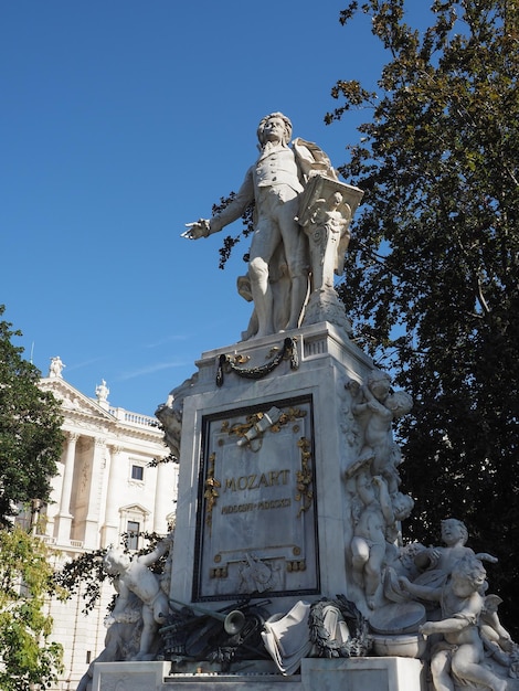 Monumento di mozart a vienna