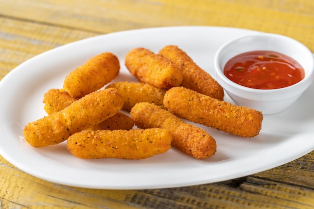 Mozzarella sticks with chili sauce