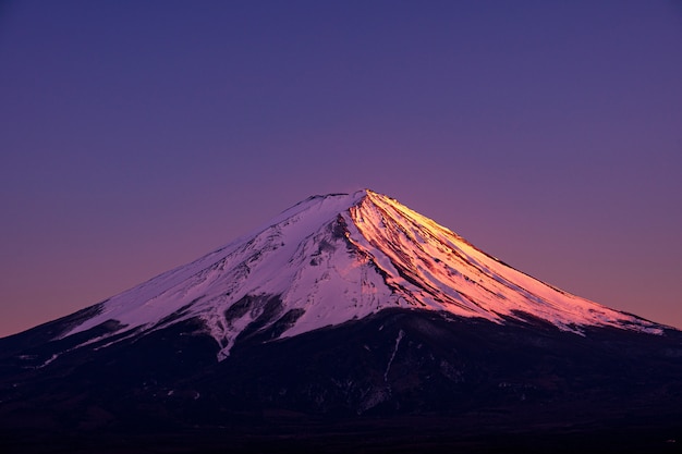 Mt. Фудзи в Кавагутико Фудзиёсида, Япония.