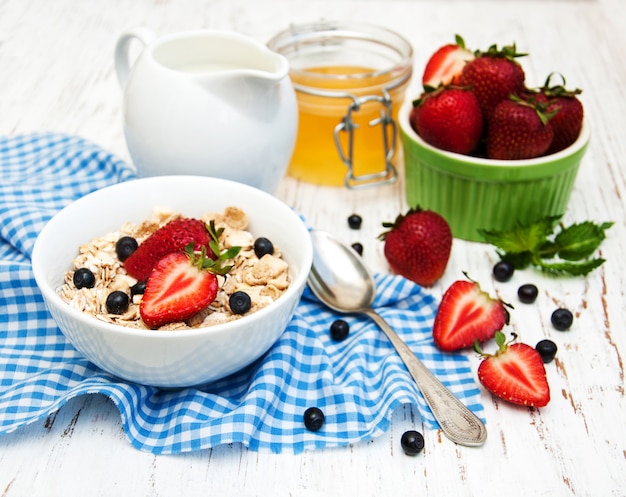 Muesli with strawberries