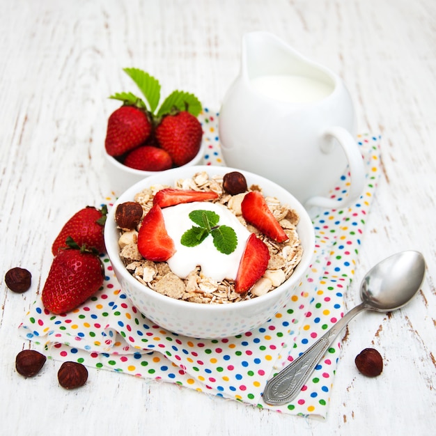 Muesli with strawberries