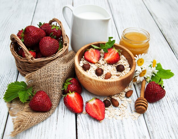 Muesli with strawberries