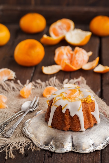 Muffin with mandarin and cream