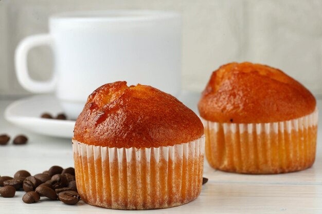 Muffin e caffè in cucina colazione al forno