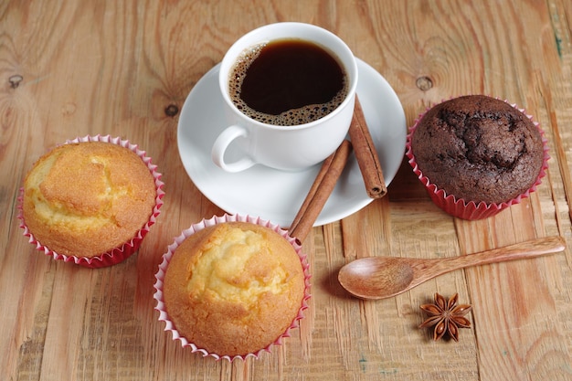 Muffins en koffie