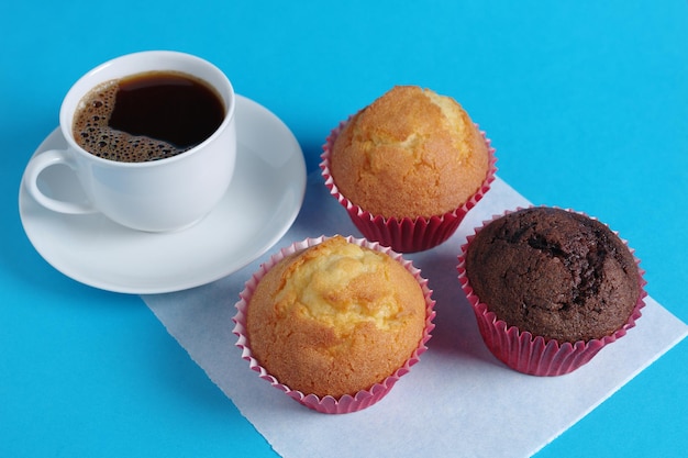 Muffins en koffie