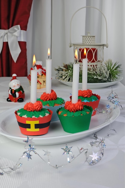 Muffins in de vorm van een kerstbloem