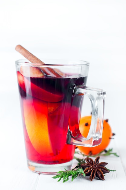 Mulled wine with cinnamon sticks