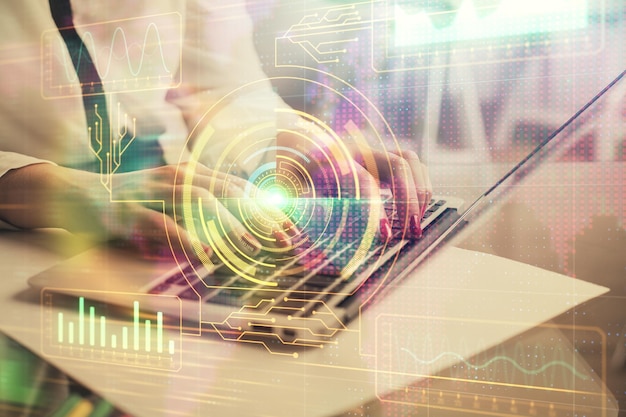 Multi-blootstelling van vrouw handen werken op computer en data thema hologram tekening Tech concept