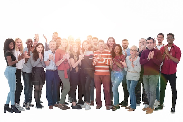 Foto multi-etnische grote groep mensen applaudisseren