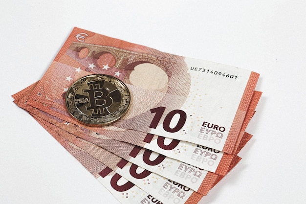 マルチユーロドルの現金と硬貨さまざまな種類の新世代紙幣ビットコイントルコリラ