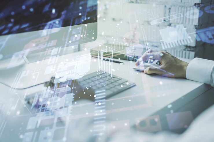 Photo 多次曝光抽象圖形編碼草圖,用手在電腦鍵盤上打字,背景是大數據和網絡概念